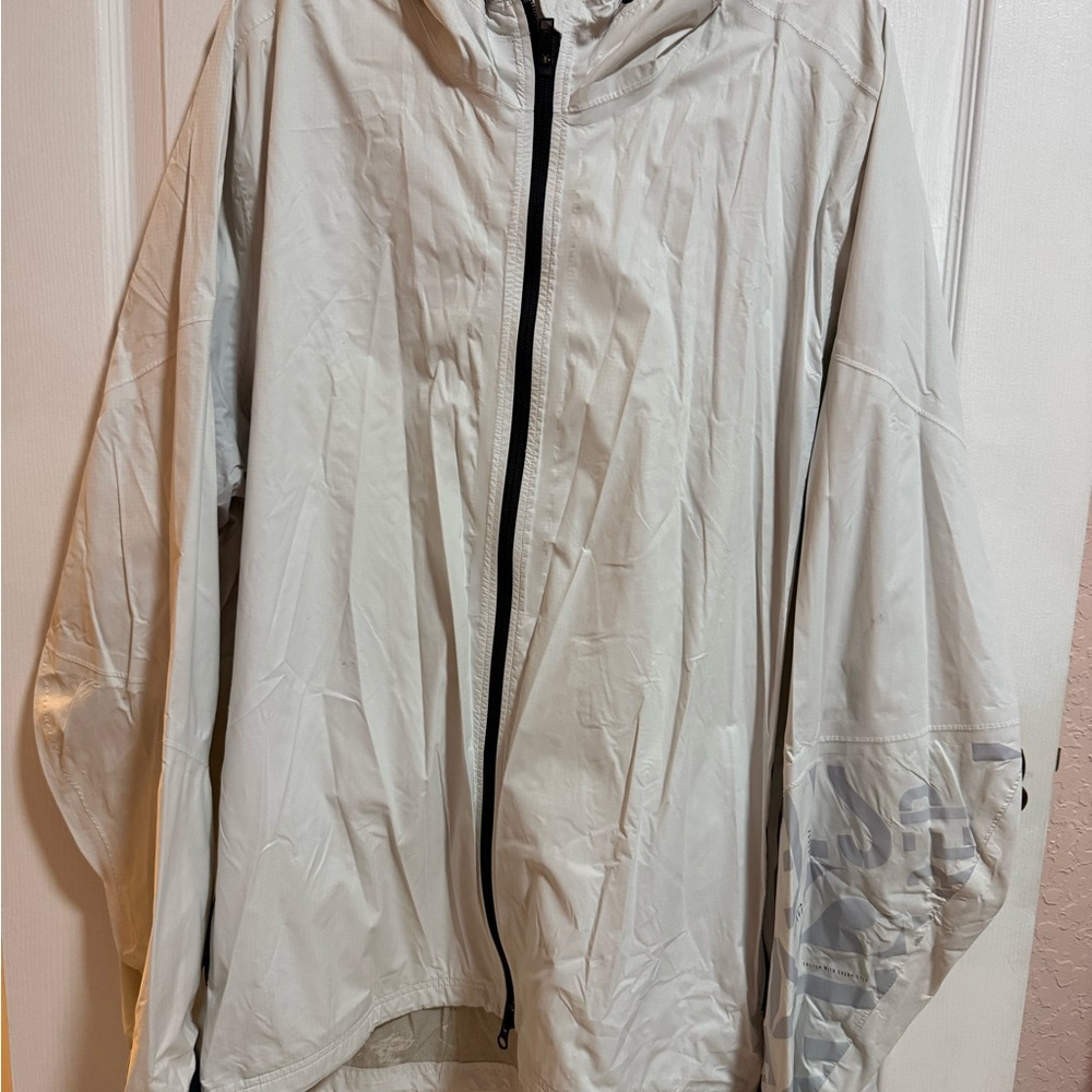 Reebok Men's Light Gray Hooded Windbreaker